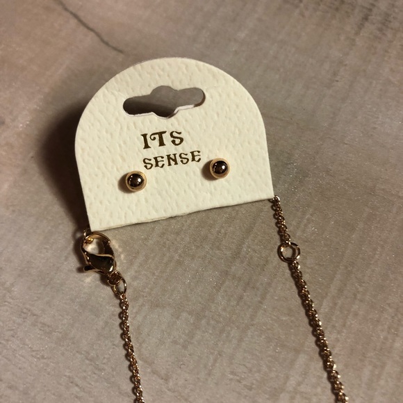 Family Tree Necklace and Stud Earrings Set - Picture 5 of 5